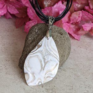 Beautiful Marbled Faux Stone Necklace